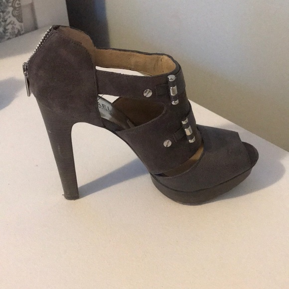 Shoes - Picture 3 of 3